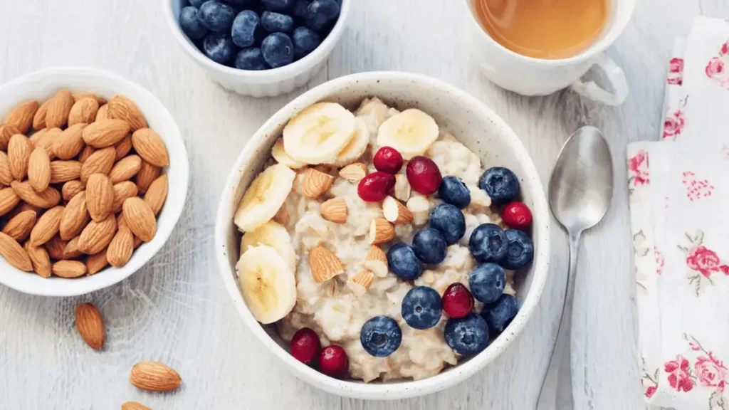 Oatmeal with Fruit and Nuts